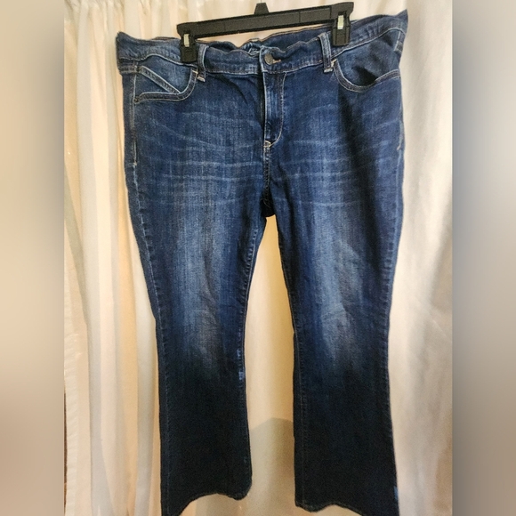 Old Navy Women's Diva Bootcut Blue Jeans 18 Short. - Picture 1 of 6